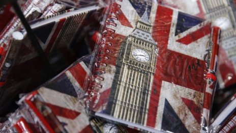 Почти 100 хил. граждани на ЕС са напуснали Великобритания през 2020 г.