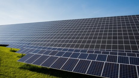 Китай обмисля да свие референтните цени за соларна енергия с до 18%