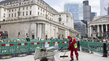 Безработицата във Великобритания леко се е увеличила