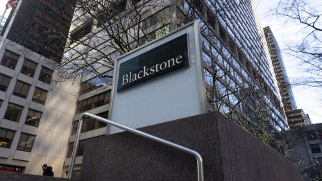 Blackstone създава гигант в складовите площи във Великобритания