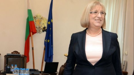 Цецка Цачева: България разполага с добри закони, недосегаеми магистрати няма