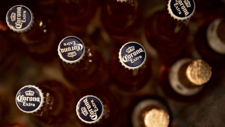 Заради неправомерно ползване на марката Corona: AB InBev съди Constellation 