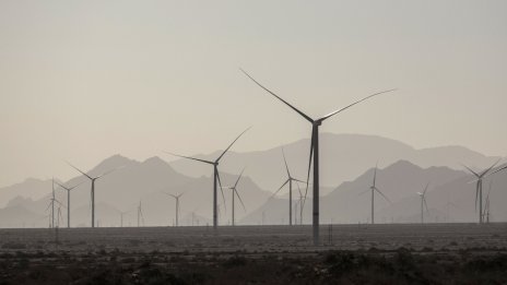 Инсталирането на нови вятърни и соларни мощности в Китай се забавя през октомври