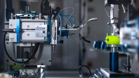 Липсата на инвестиции затруднява привличането на млади учени в България