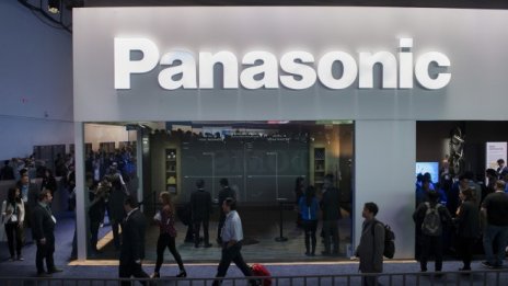 Съвместният бизнес с Tesla даде тласък на оперативната печалба на Panasonic
