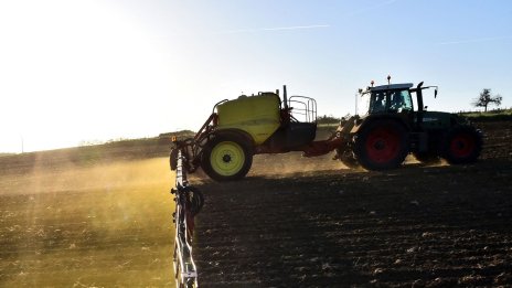 Трябва ли ЕС да се плаши от украинските "фермери с картечница"?