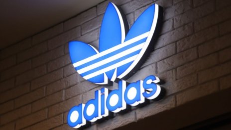 Печалбата на Adidas се срина с 93%