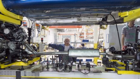 Skoda подновява производството на коли в Чехия с повишен здравен контрол