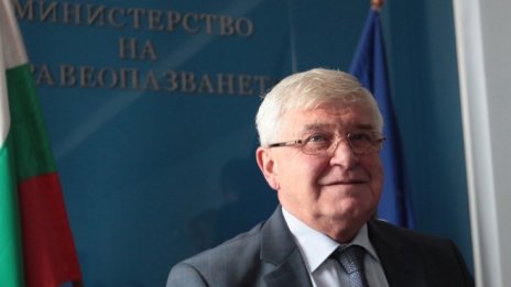 Искат оставката на здравния министър заради строежа на детската болница