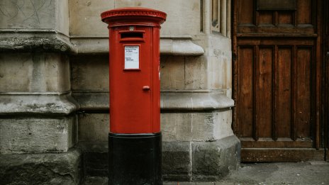 Изпращането на писмо до САЩ се превръща в мъчение за целия свят