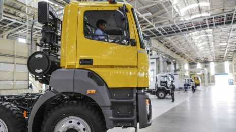 Daimler преоборудва фабрика в Китай за производство на камиони с марка Mercedes