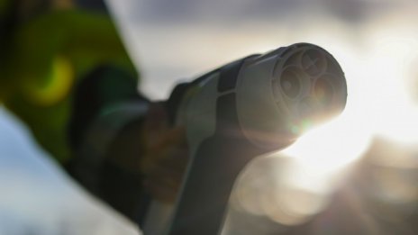 VW подкрепя Tesla в битката за намаляване на митата за електромобилите в Индия