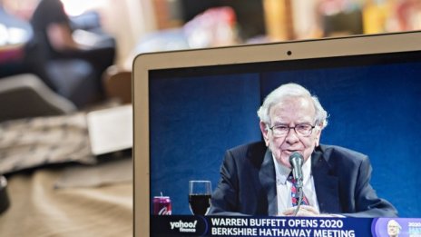 Бъфет: Тим Кук няма дизайнерския гений на Стив Джобс, но има изключителни знания