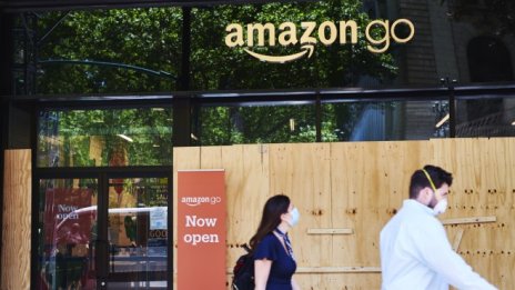 Amazon иска да назначи нови 100 хил. служители в Северна Америка