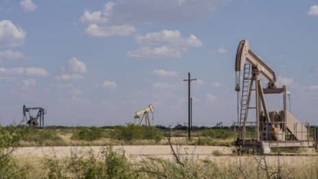 Цената на петрола се покачва в края на седмицата*
