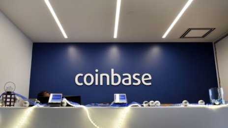 Нова занижена оценка изпрати акциите на Coinbase дълбоко на червено