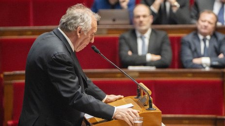 Франция е на ръба на нова политическа криза