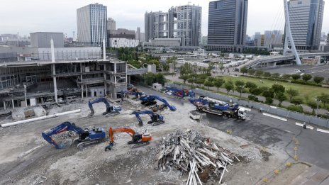 Растежът на активността на японските фабрики се забави до 20-месечно дъно