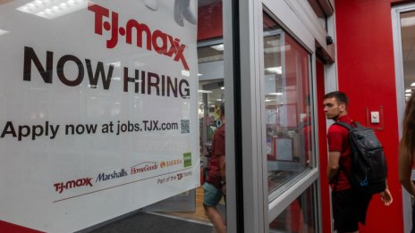 Младежката безработица по света е достигнала 15-годишно дъно