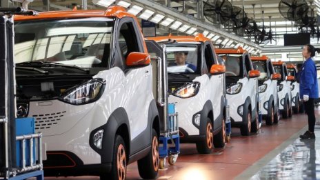 Електрическите коли подкрепиха продажбите на нови автомобили в Китай