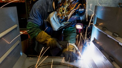 Икономиката на САЩ е прибавила повече работни места от очакваното през февруари