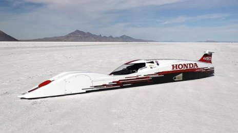 Болид Honda задмина Bugatti и Hennessey