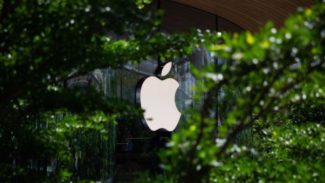 Акциите на Apple достигнаха рекорд на прага на пазарна капитализация от 3 трлн. долара