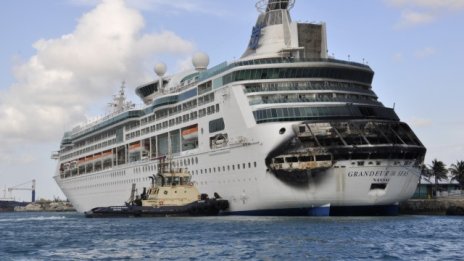 Нов пожар на круизен кораб поражда притеснения в бранша