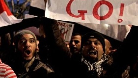 Египет продължава натиска върху медиите, интернет изцяло е спрян