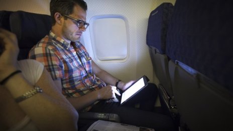 Нов дисплей за таблет коригира изображението спрямо зрителните проблеми