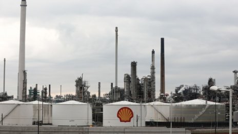 Shell: Накрая ще останем със само 10 рафинерии