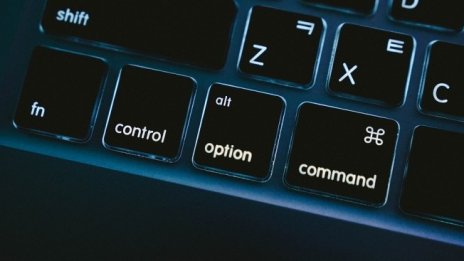 Facebook и Twitter признаха за пропуски в борбата със злонамерено съдържание