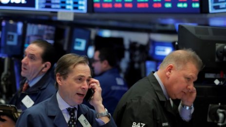 Разпродажбите в технологичния сектор помрачиха настроението на Wall Street