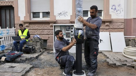 Германия заделя 6,3 млрд. евро за инсталиране на електромобилни зарядни станции