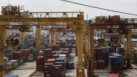 Еврозоната записа голям ръст в търговския си излишък през юни