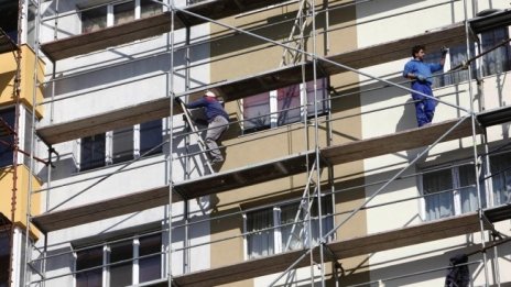 КЗК санкционира 24 фирми за картели в санирането