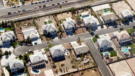 Цените на жилищата в САЩ заличиха спада от миналата година и достигнаха рекорден връх