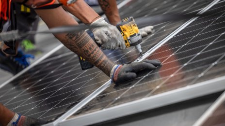 Електроенергията в Испания е почти безплатна след рекордно производство от ВЕИ