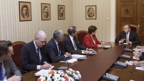 Р. Радев: Двигател на растежa трябва да бъдат секторите с висока добавена стойност