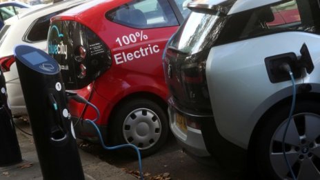 Ирландия ще забрани продажбата на бензинови и дизелови коли от 2030 г.