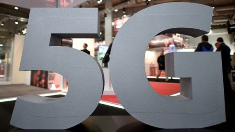 САЩ решават дали да ползват още една част от спектъра си за 5G