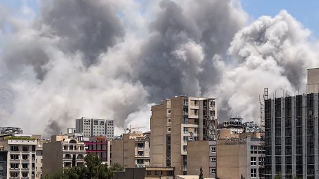 Взривове разтърсиха Техеран, гневният Тръмп поиска от Израел да спре въздушните удари