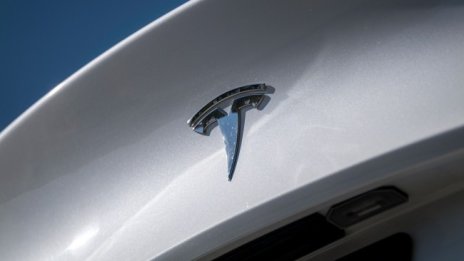 Tesla отчита рекордна тримесечна печалба, подкрепена от ръста при доставките