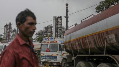 Петролът поскъпва, подкрепен от прогнозата на ОПЕК+ за глобално възстановяване*