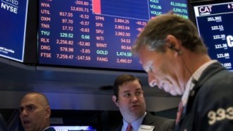 Данните за безработицата и ръстът на заразените с Covid-19 объркват Wall Street*