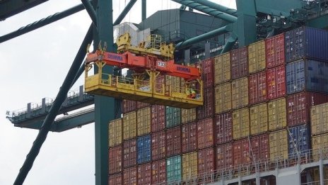 Износът на България през януари се е свил с 6%, а вносът - с близо 7%