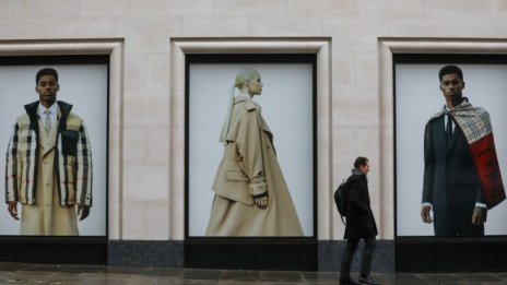 Burberry очаква да надмине прогнозите на анализаторите след скок на продажбите