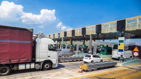 Европарламентът прие противоречивата директива "Евровинетка"