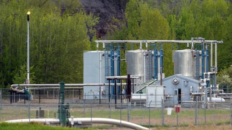 Петролът поскъпва заради надеждите за засилено търсене на горива през лятото*