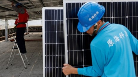 Инвестициите в чиста енергия достигнаха 333 млрд. долара